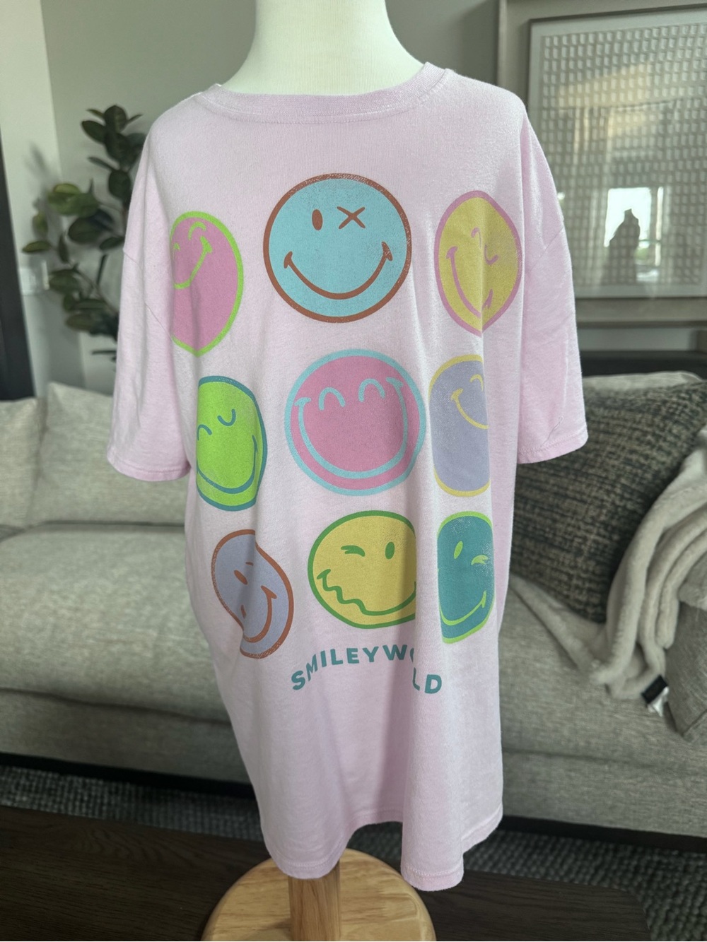 SmileyWorld Youth Large 10/12 Pastel Pink Graphic Tee